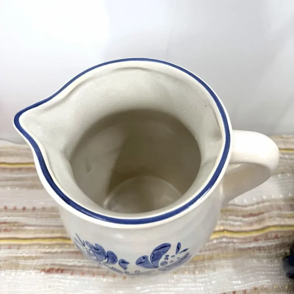 Vintage Pfaltzgraff Yorktowne Blue Floral Stoneware Pitcher 7" x 8" Farmhouse - Picture 5 of 8